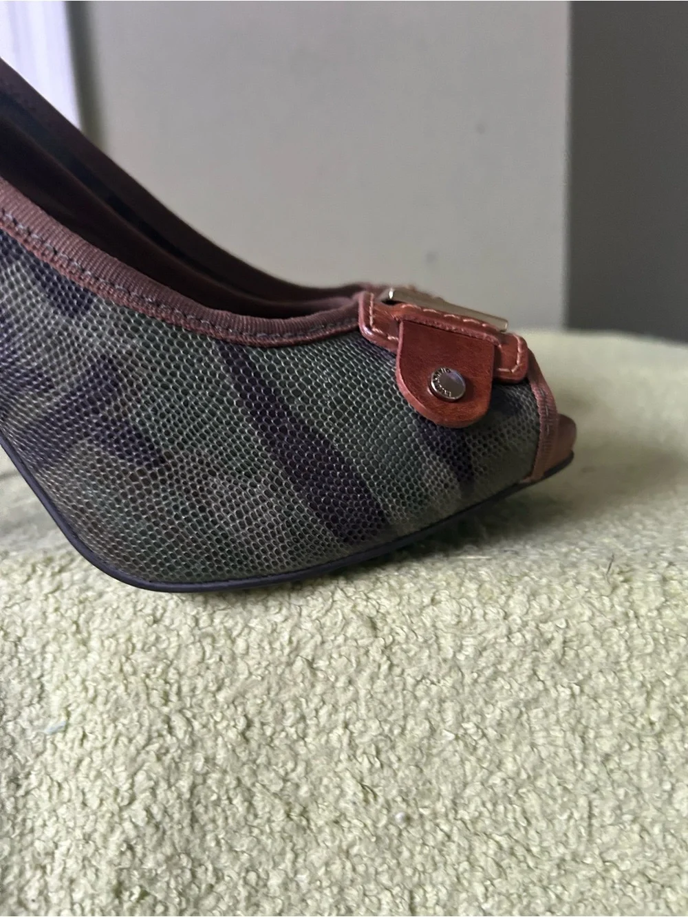 Gianni Bini Green Camo Peep-Toe Heels with Brown Trim Sz 10 M